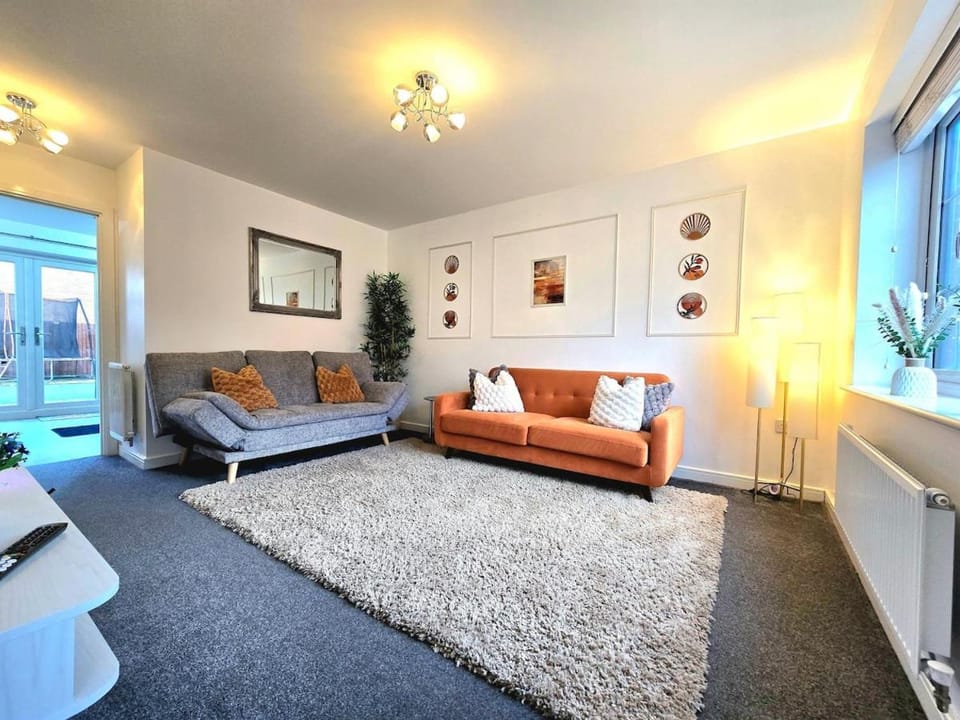 The Charm Luxury House - 8mins to NEC, Birmingham Airport House in Metropolitan Borough of Solihull
