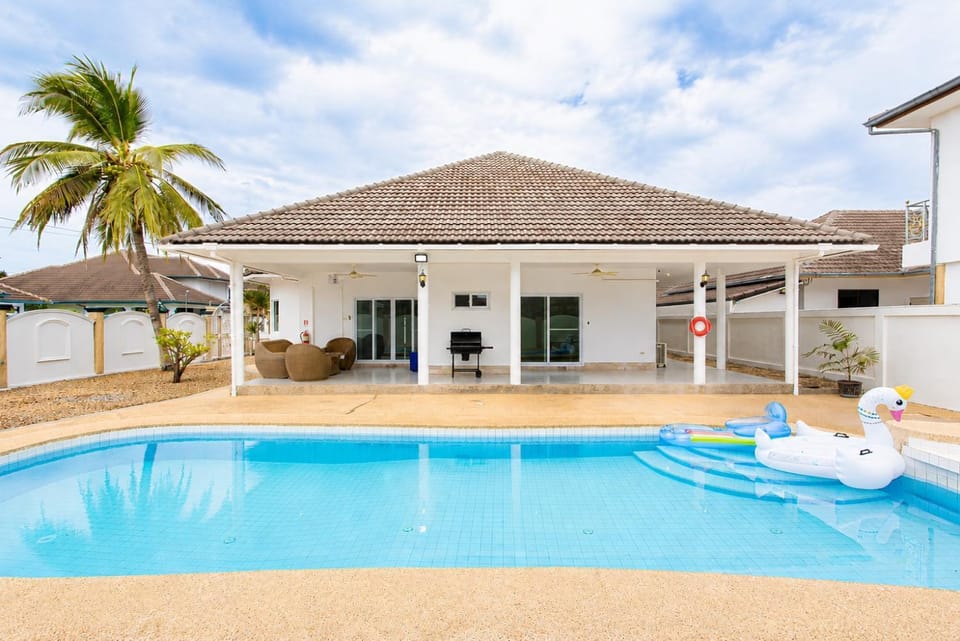 D2 Private Pool Villa Snooker Family & Friends Villa in Hua Hin District