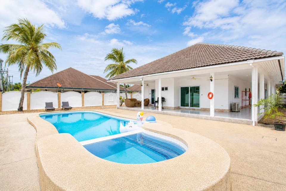 D2 Private Pool Villa Snooker Family & Friends Villa in Hua Hin District
