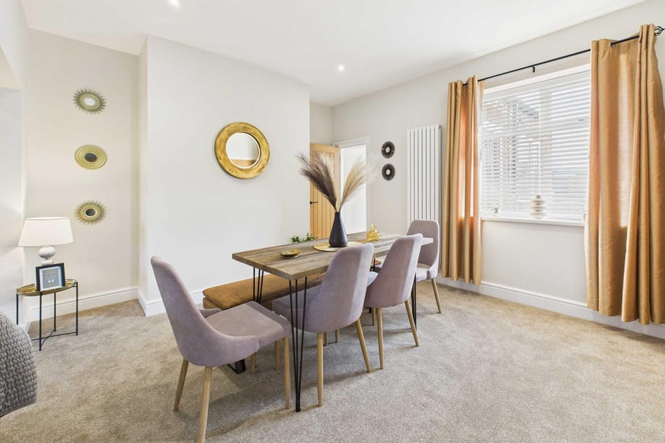 Living room, Seating area, Dining area