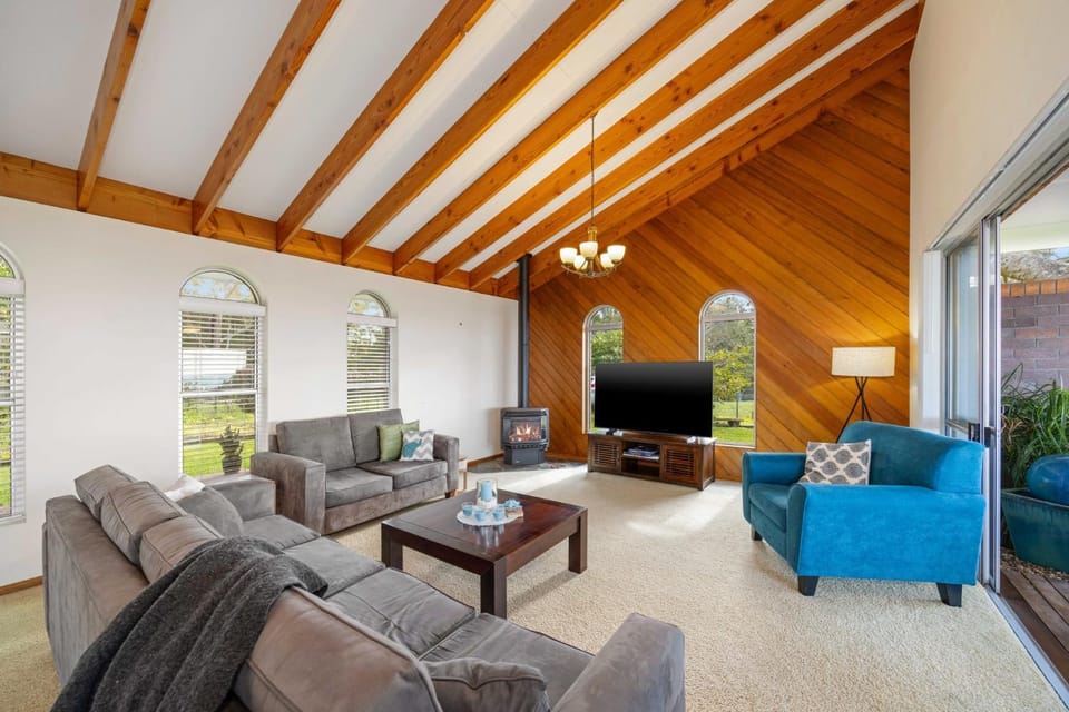 Communal lounge/ TV room, Living room, fireplace