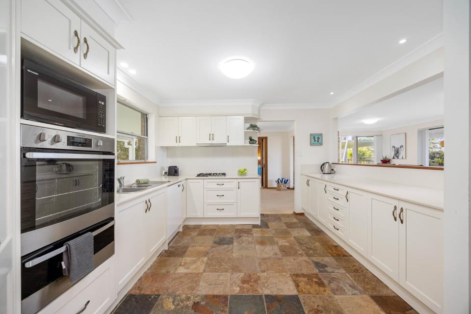 Kitchen or kitchenette, microwave, oven, kitchen