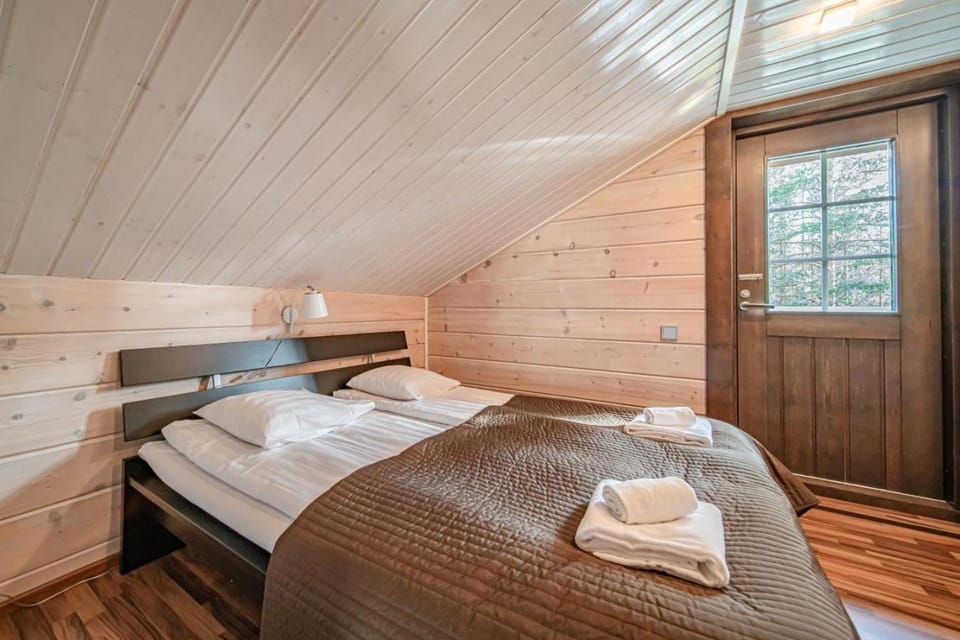 Bed, Balcony/Terrace, Photo of the whole room, Bedroom, heating, internet, towels, wardrobe