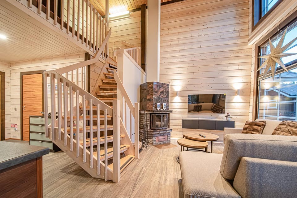 Communal lounge/ TV room, TV and multimedia, Living room, Seating area, fireplace, heating, internet, air conditioner
