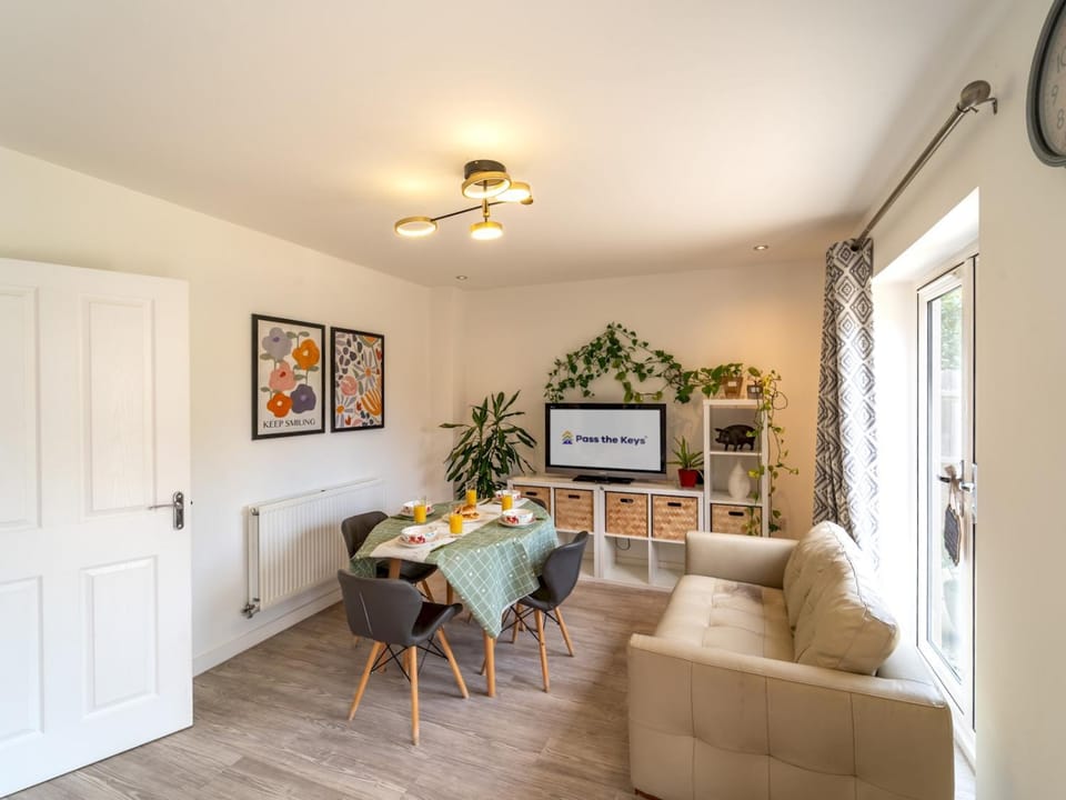 TV and multimedia, Other, Dining area