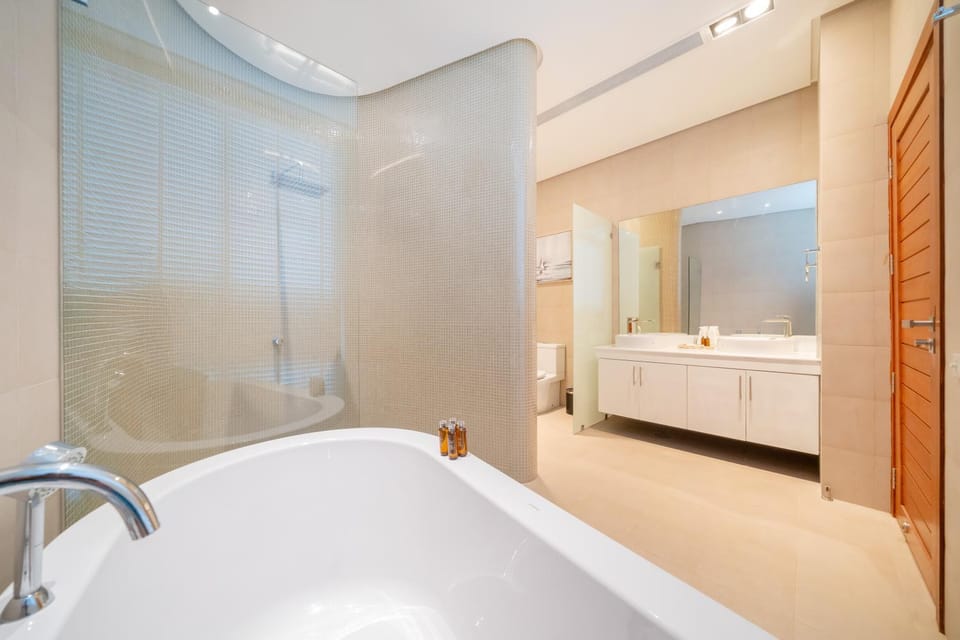 Bathroom, Bath