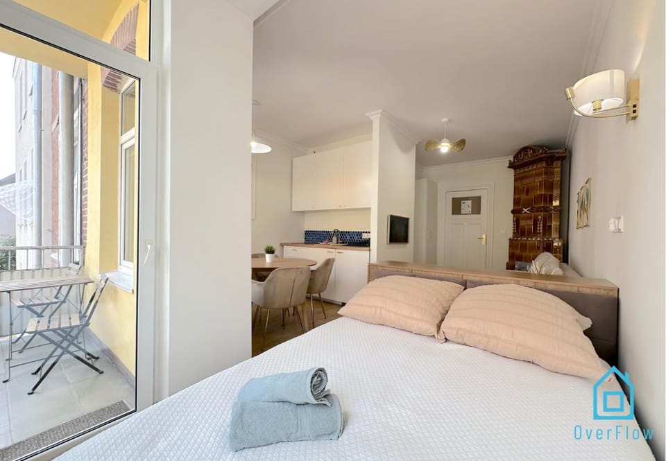 Seredino Blue Apartment- Modern Comfort in a Quiet Location, 5 Minutes to Gdańsk Old Town & Seaside Apartment in Gdansk