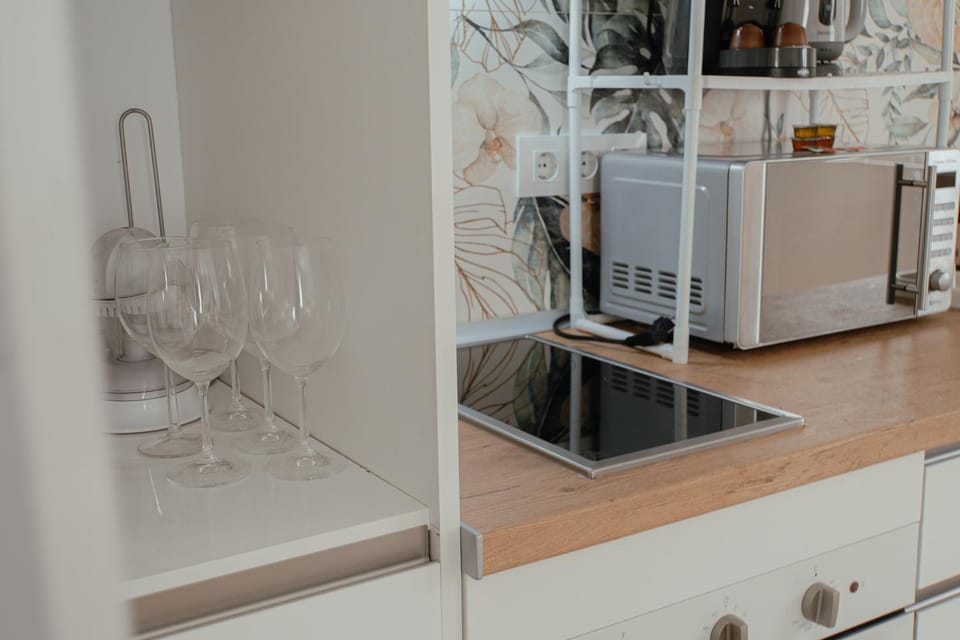 Kitchen or kitchenette, oven