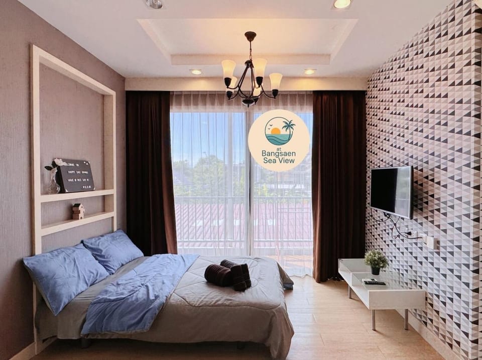 Bed, TV and multimedia, Photo of the whole room, Seating area, Bedroom, towels