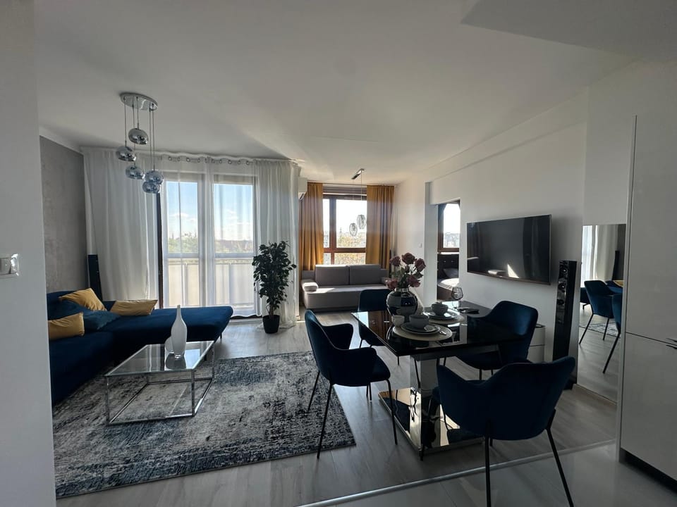 PODWALE 2 Apt 31 - Self Check-In 20h - Parking & Lift Apartment in Wroclaw