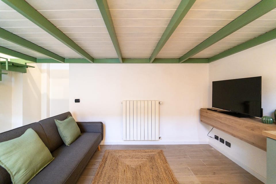 Modern apartment with parking, Wi-Fi & SmartTv Apartment in Como