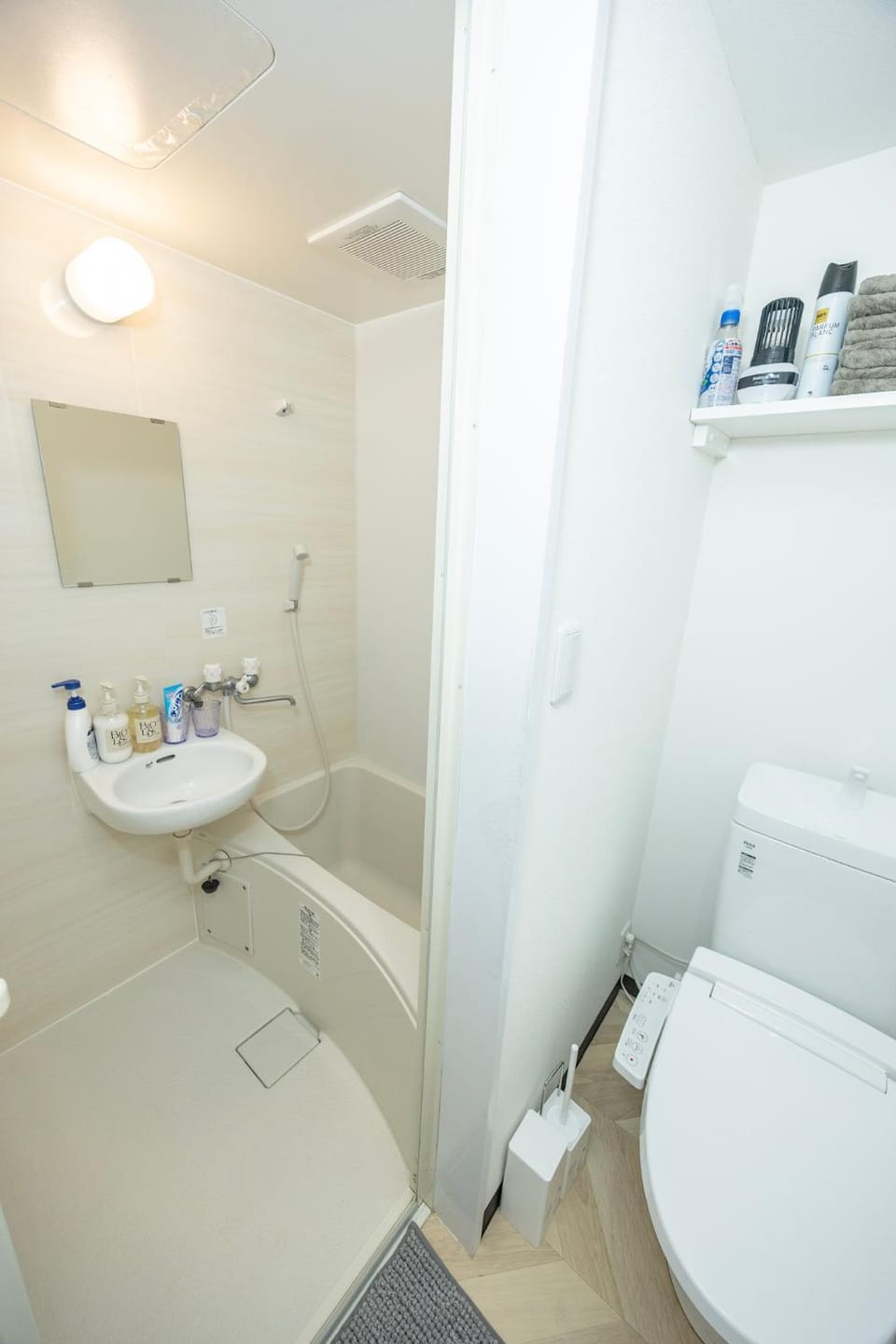 Shower, Toilet, Bathroom