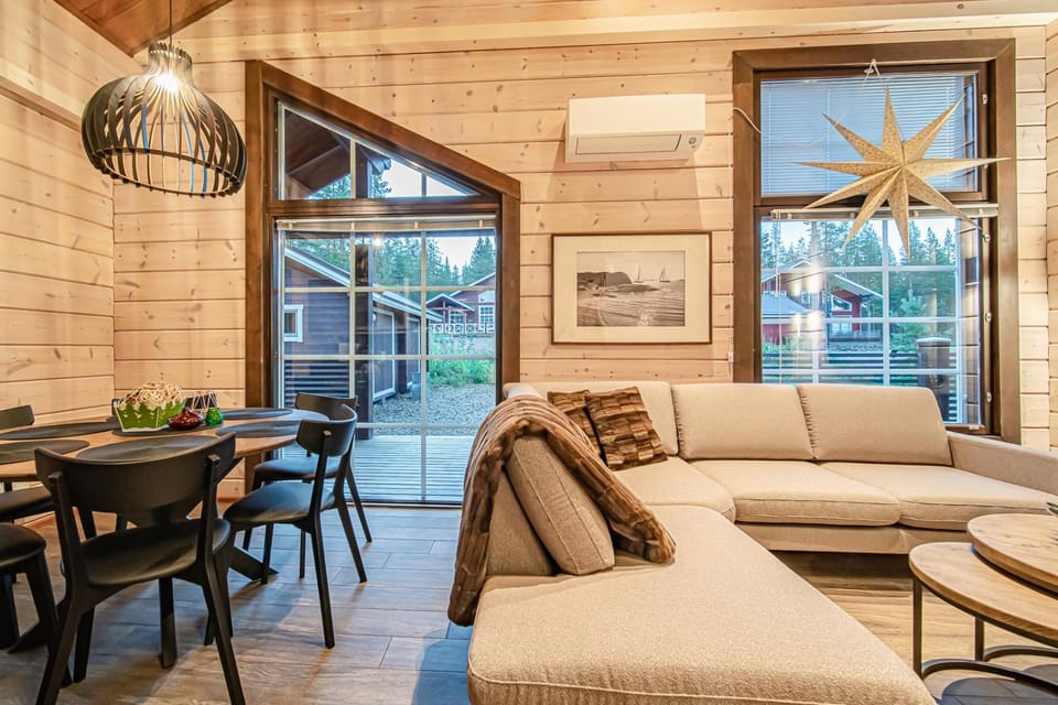 Living room, Photo of the whole room, Seating area, Dining area, heating, internet, air conditioner