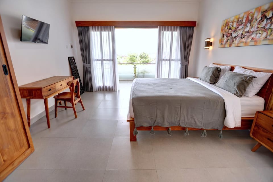 Bed, TV and multimedia, View (from property/room), Bedroom, wardrobe
