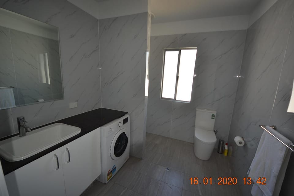 Self contained Two Bedroom Apartment Apartment in Kelmscott