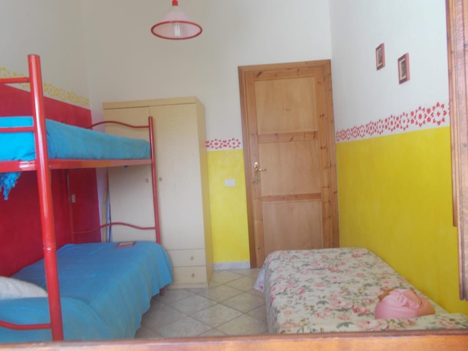 Bed, Bedroom, bunk bed