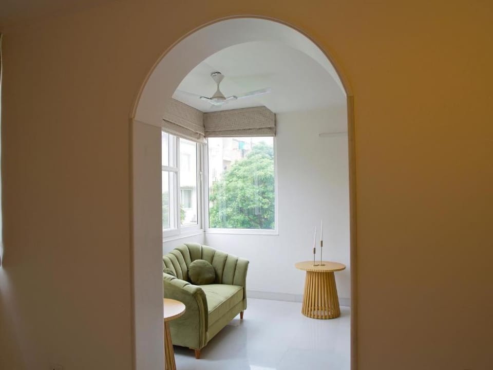 The Mustard Mansion - 5 BHK Apartment in New Delhi