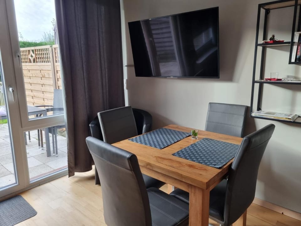 TV and multimedia, Dining area