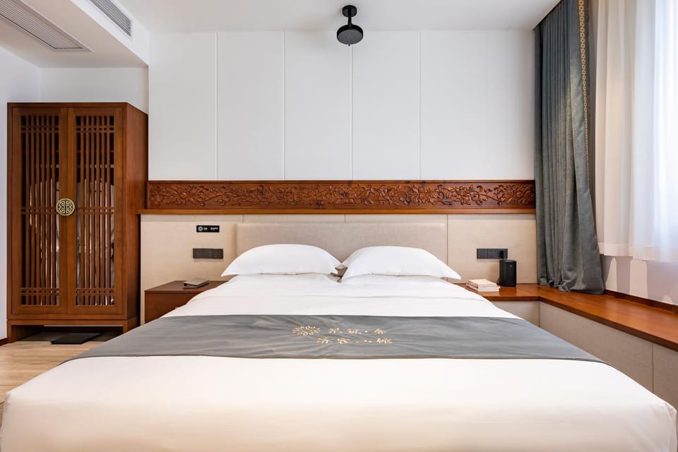 Bed, Bedroom, wardrobe