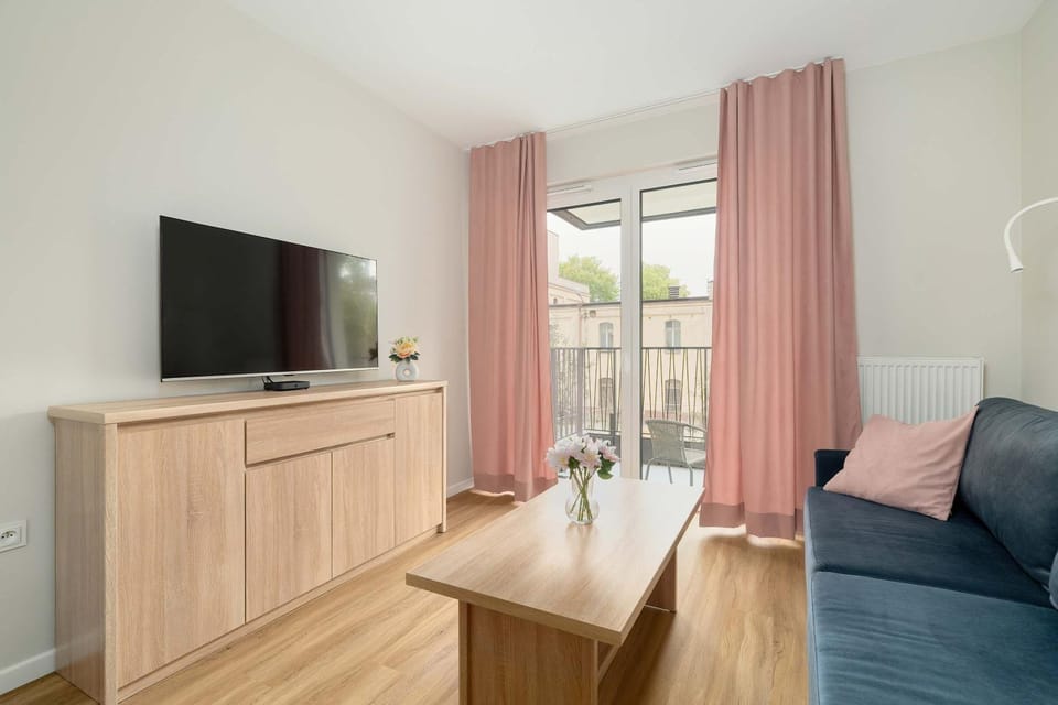 TV and multimedia, Seating area, Evening entertainment