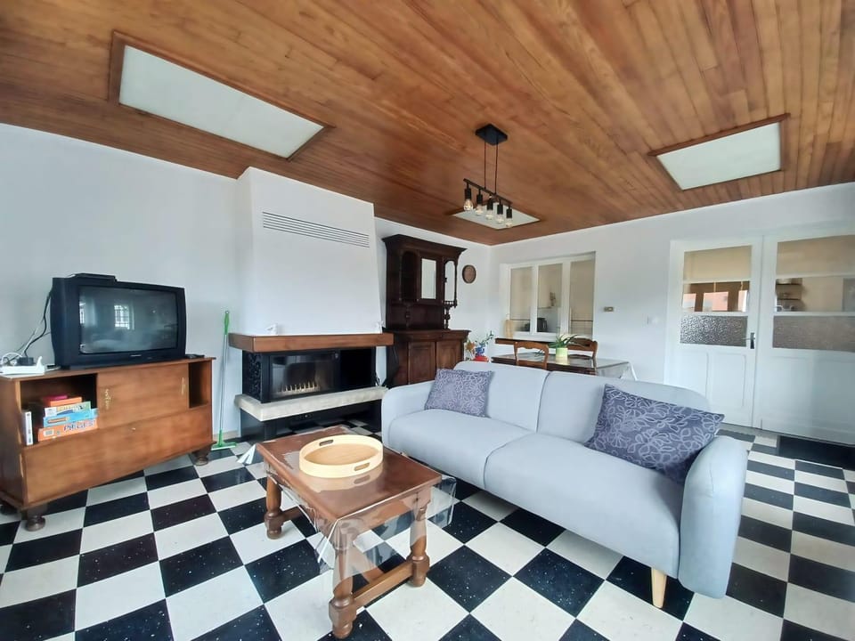 TV and multimedia, Living room, Seating area