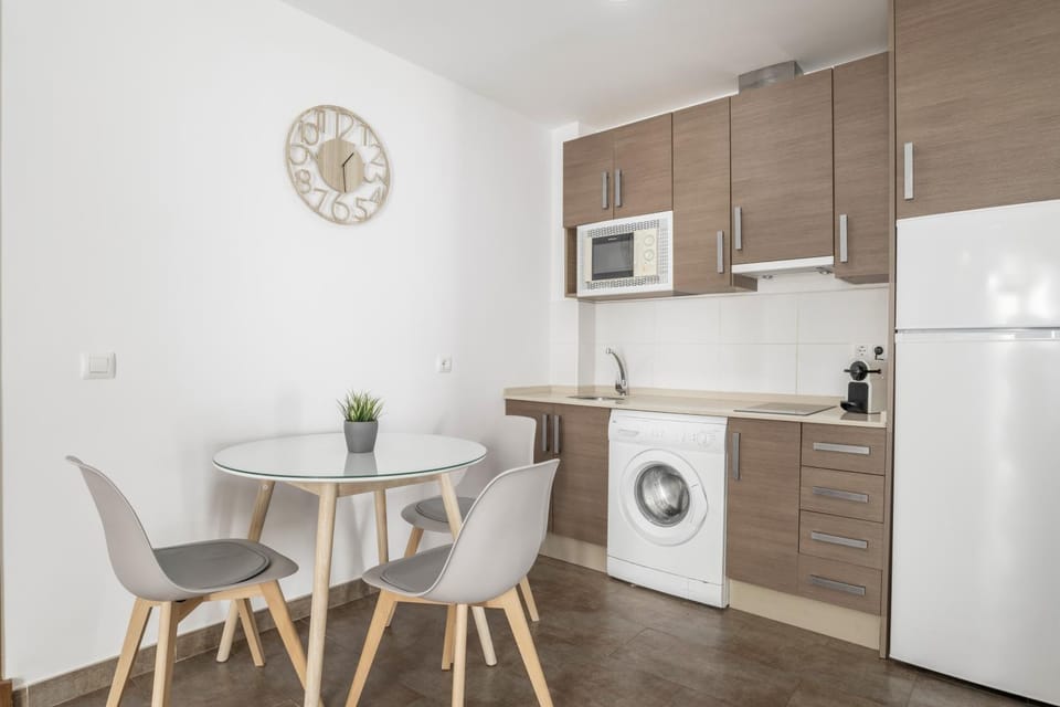 Property building, Kitchen or kitchenette, Living room