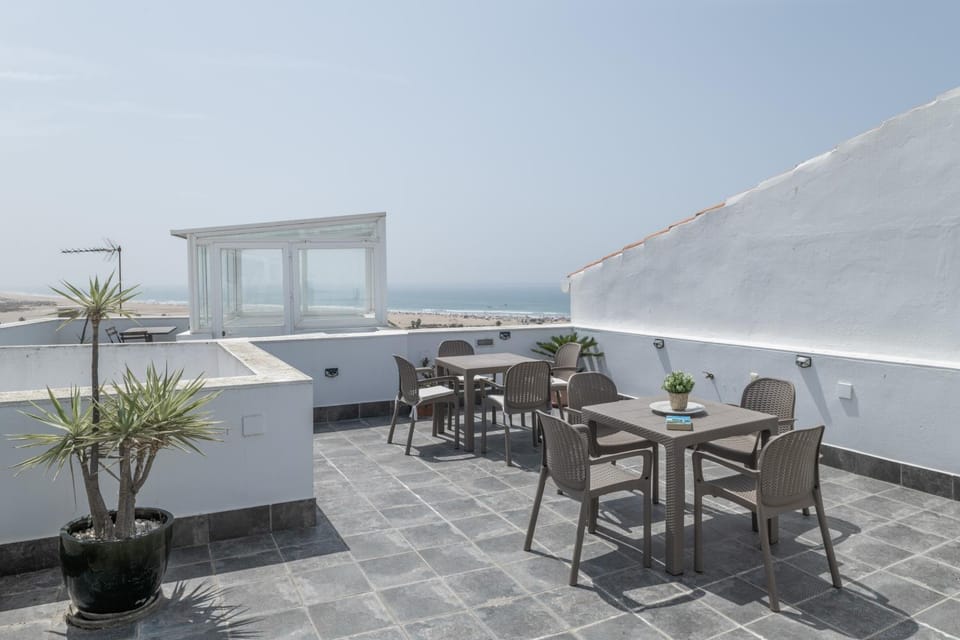 Property building, Balcony/Terrace, Living room