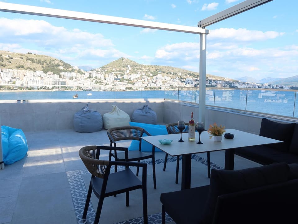 Patio, Day, Balcony/Terrace, Seating area, Dining area, Sea view