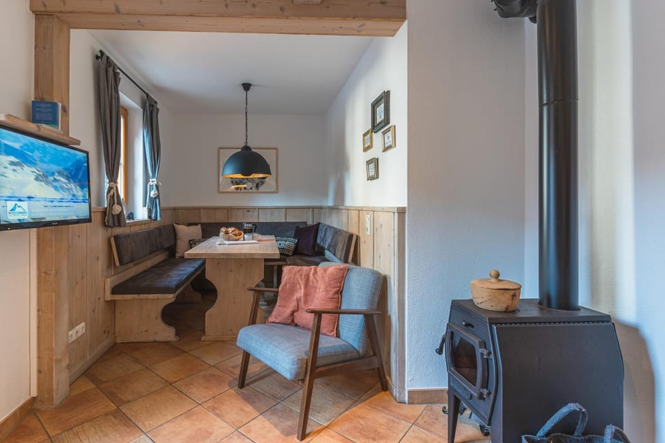 Dorfchalets - Chalet Dora inkl Tauern Spa Therme Eintritt & Sommerkarte House in Piesendorf