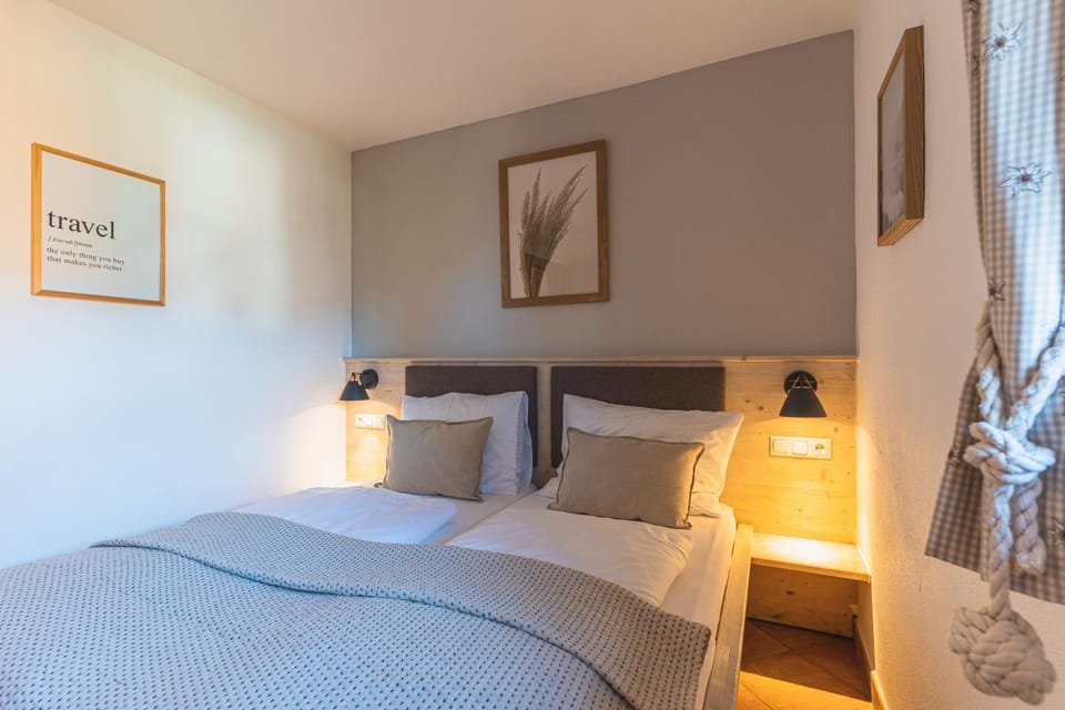 Dorfchalets - Chalet Dora inkl Tauern Spa Therme Eintritt & Sommerkarte House in Piesendorf