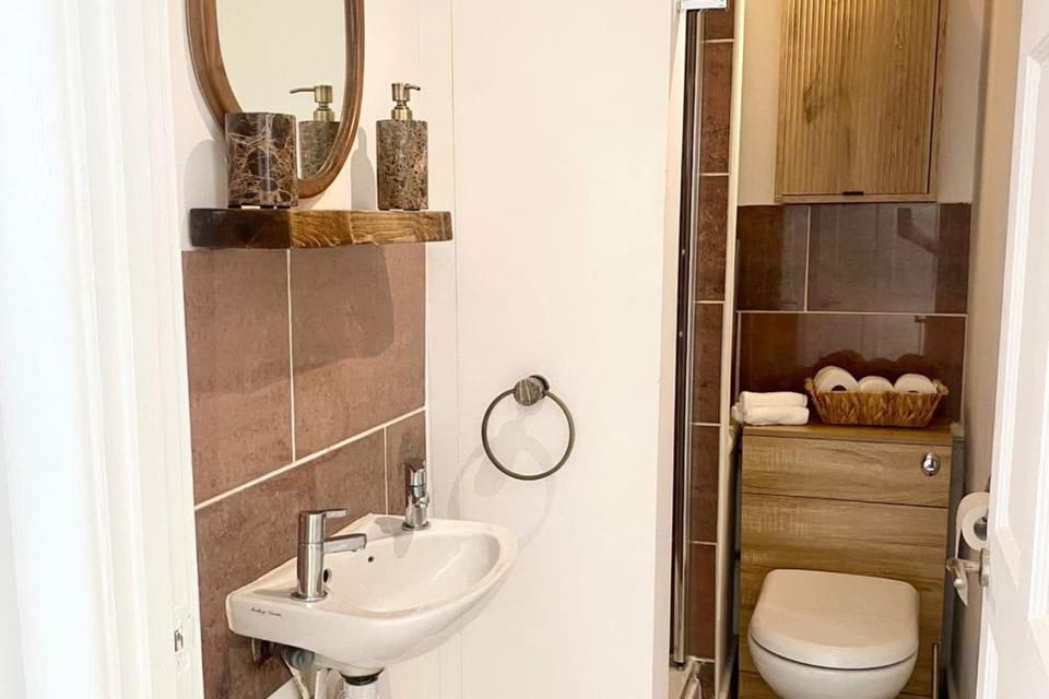 Toilet, Bathroom