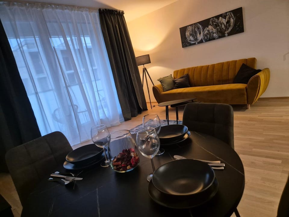 Living room, Photo of the whole room, Dining area