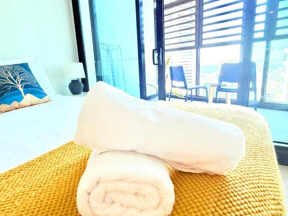 Sydney CBD Top level 2 bedroom Condo with amazing view Pool Gym 3 Apartment in Sydney