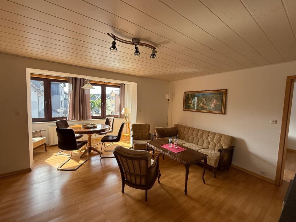 Living room, Photo of the whole room