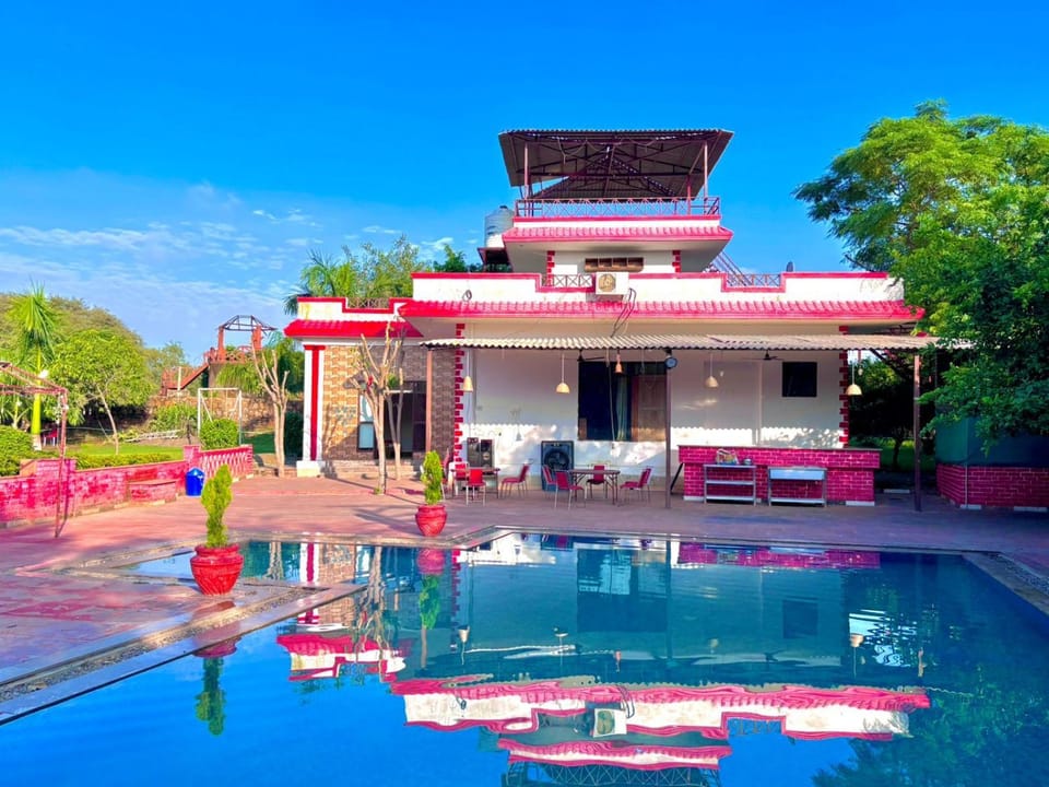 Stay Farm house Villa with pool in Gurgaon Apartment in Gurugram