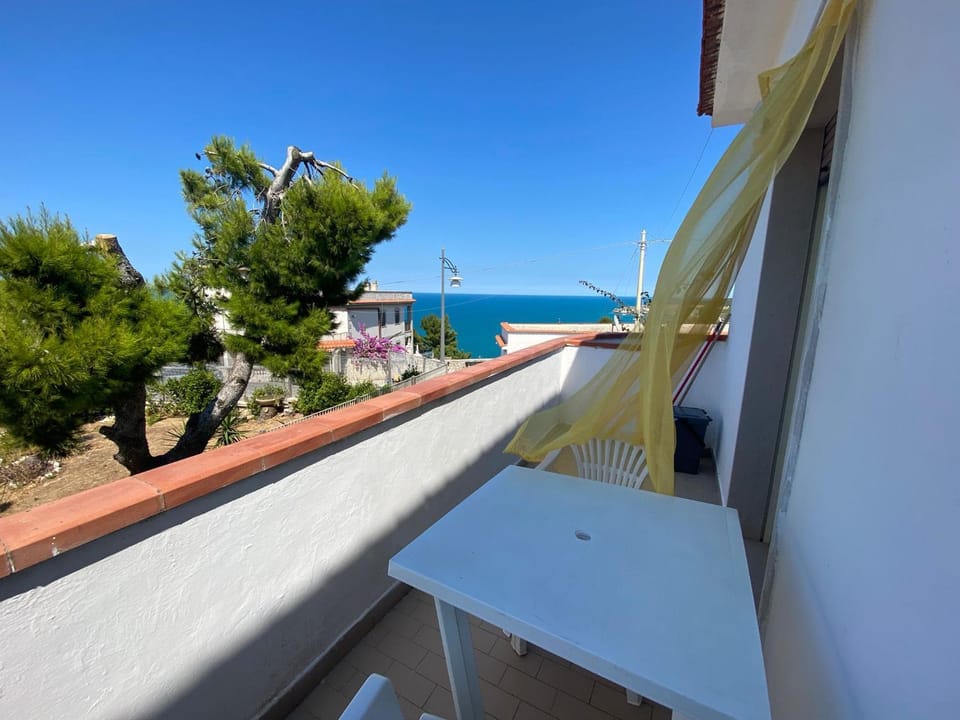 Monolocale con vista mare6 Apartment in Rome