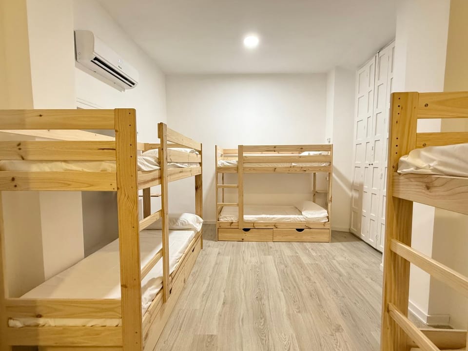 bunk bed, air conditioner