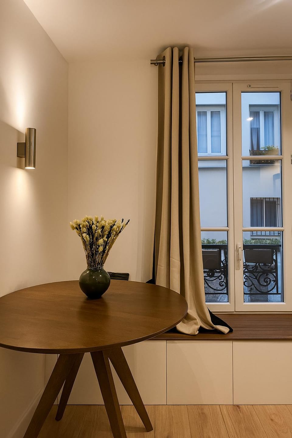 Nice Studio Place Gambetta Apartment in Paris
