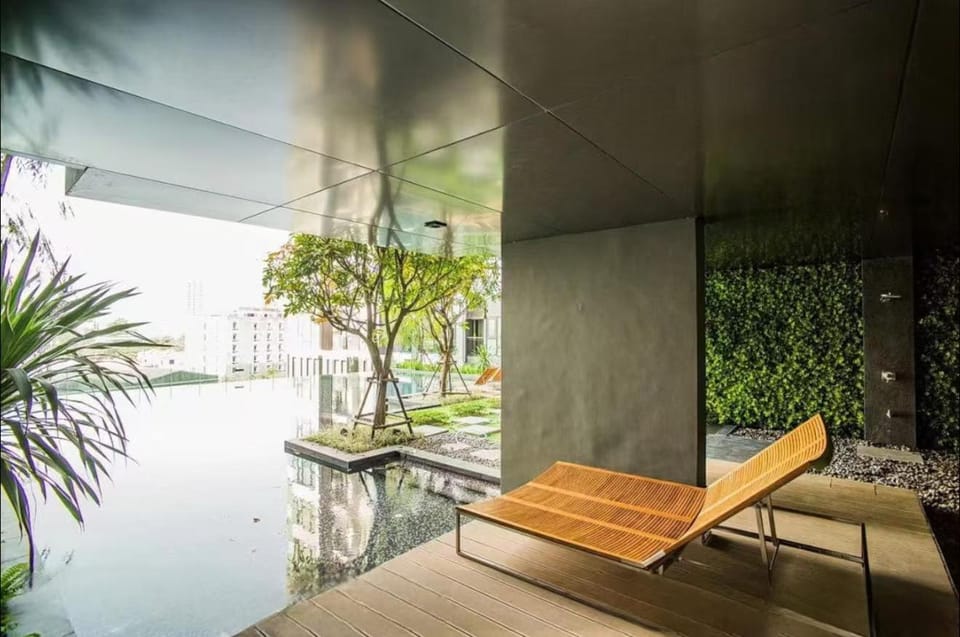 BTS Thonglor Skyline Condo Apartment in Bangkok