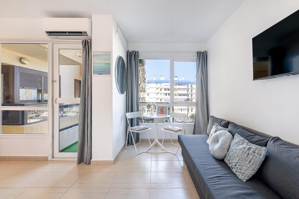797 HOLIDAY RENTALS - Acogedor estudio en Aloha Apartment in Benalmadena