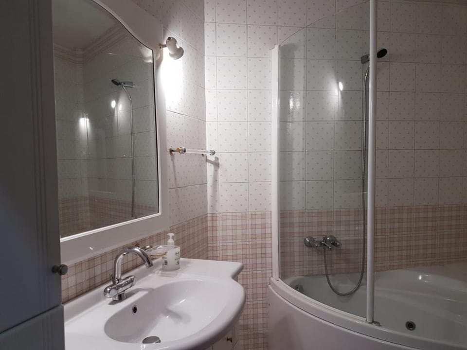 3 bedroom apartment in Mouraria Apartment in Lisbon