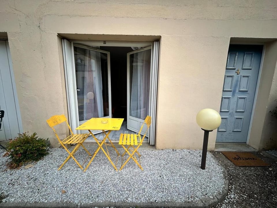 Appartement au calme commerces à proximité Apartment in Occitanie