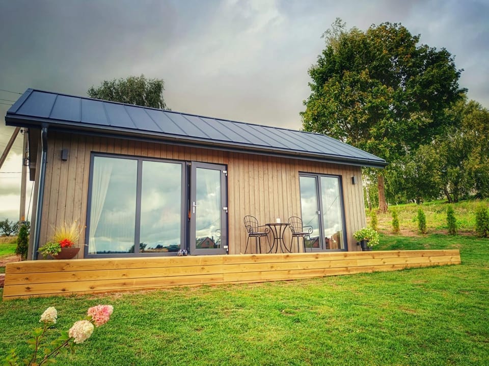 Property building, Patio, Day, Natural landscape