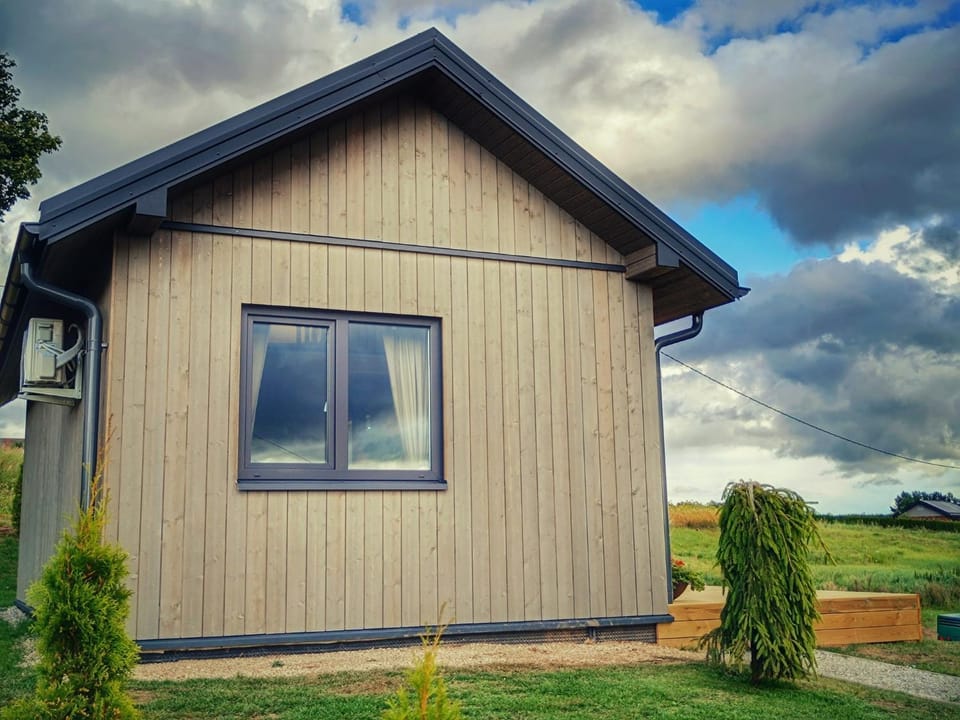 Property building, Day