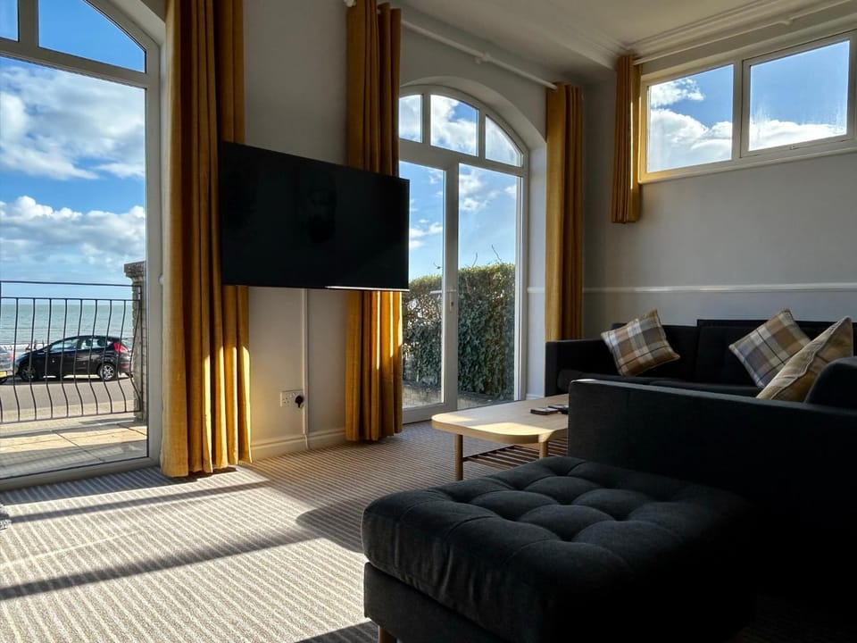 TV and multimedia, View (from property/room), Balcony/Terrace, Living room, Sea view
