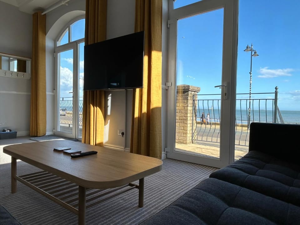 TV and multimedia, View (from property/room), Balcony/Terrace, Living room, Sea view