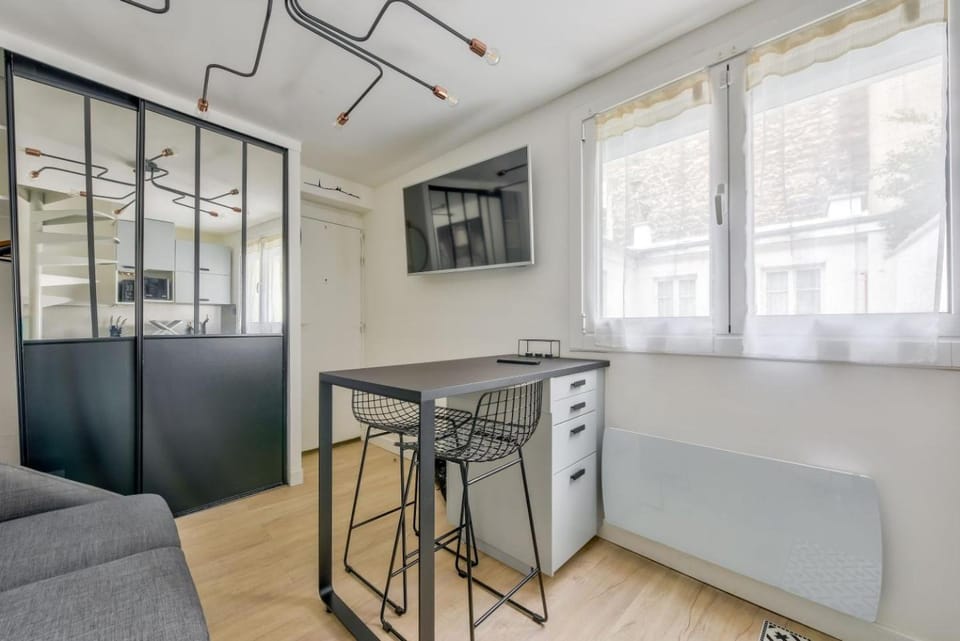 Duplex moderne à 500m des Champs-Elysées Apartment in Paris