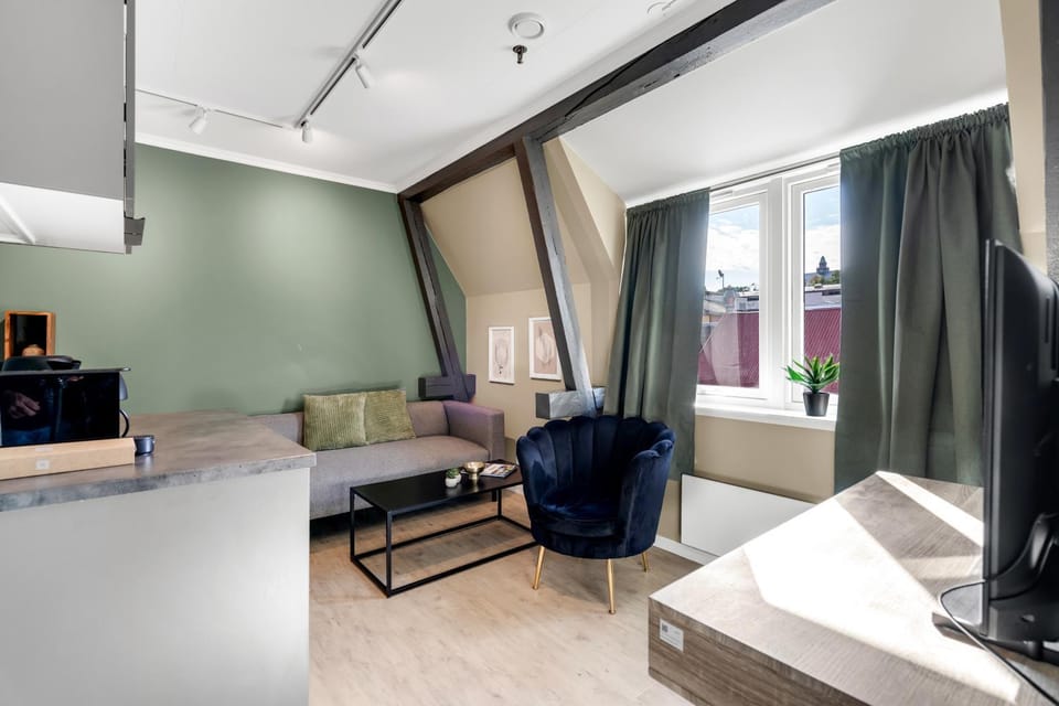 Living room, Seating area, Evening entertainment