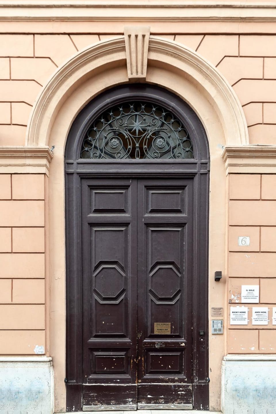 Facade/entrance