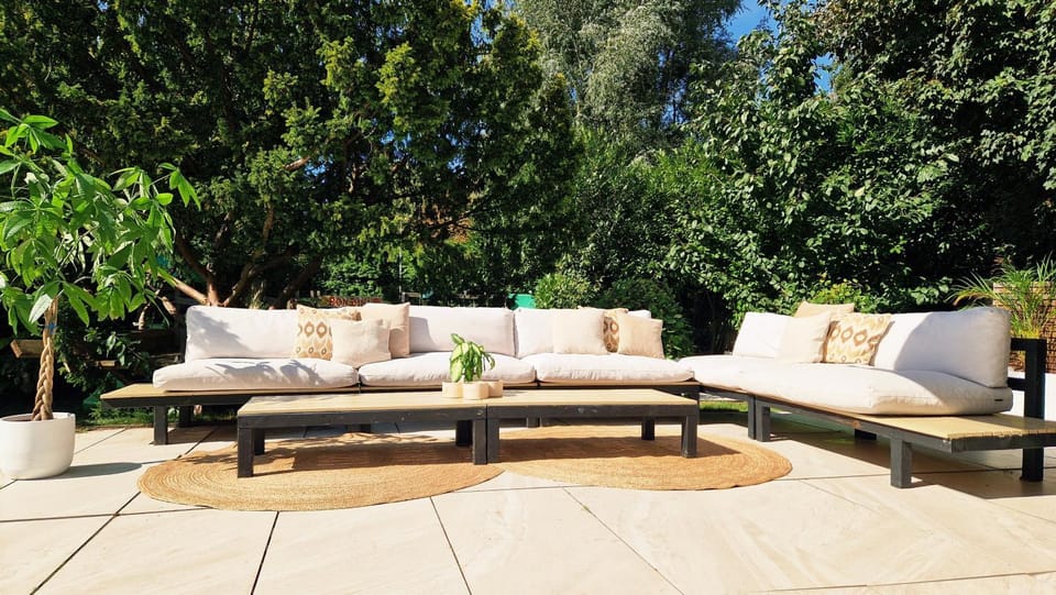 Garden, Seating area, Garden view
